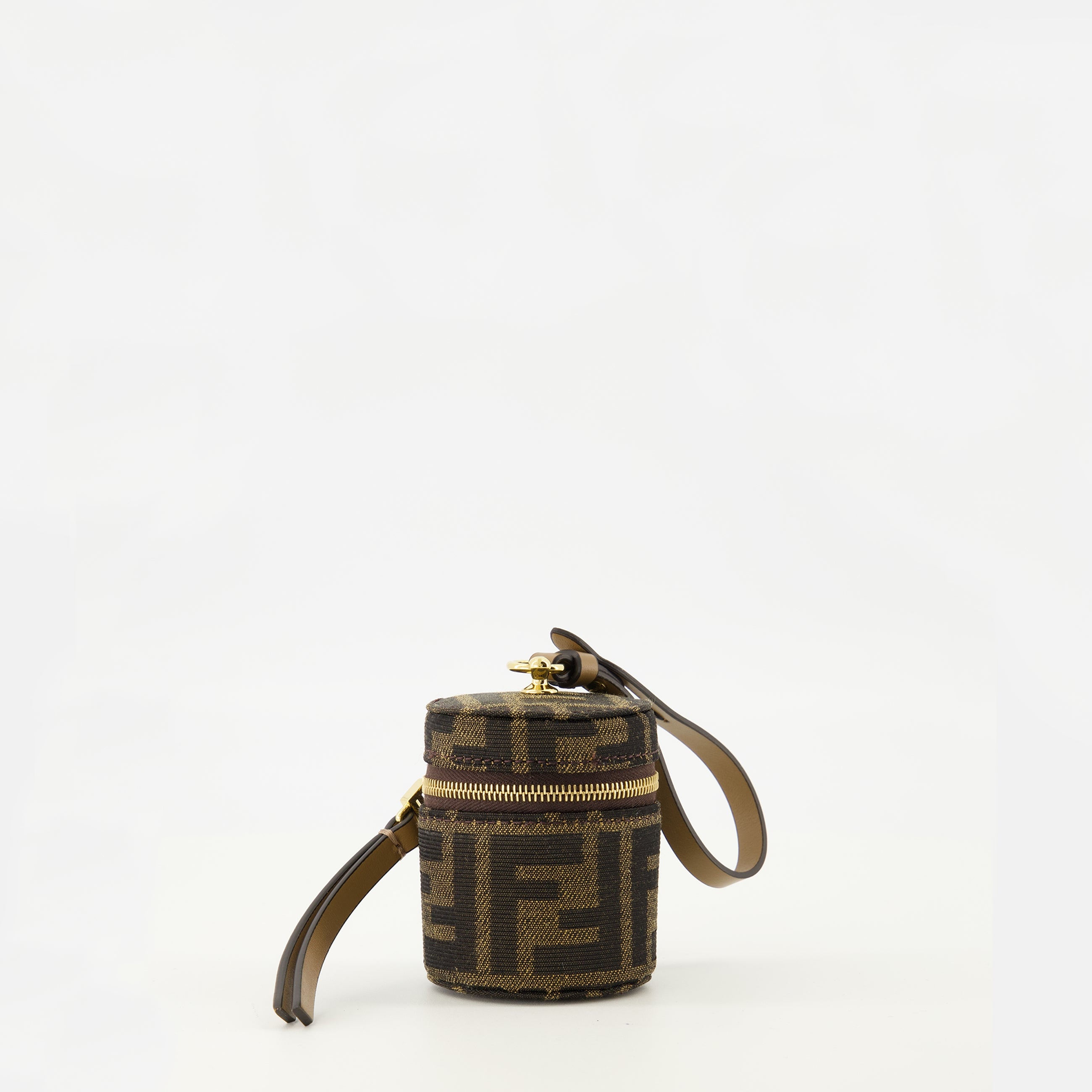 Image de l'article Porte-monnaie Baguette de la marque Fendi pour Femme - Saison Automne-Hiver 2025 - Vue de Face