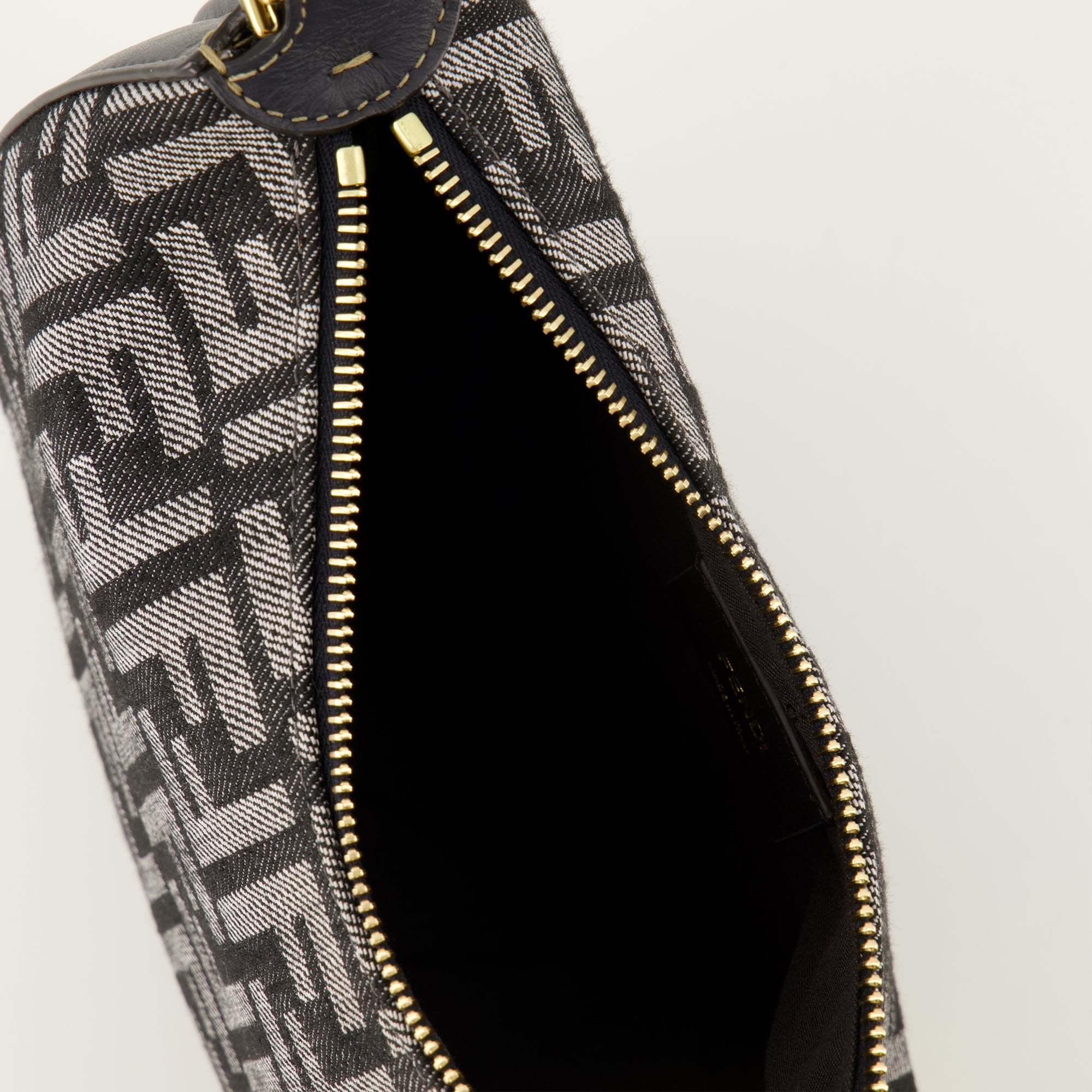 Image de l'article Sac Fendigraphy mini en denim FF de la marque Fendi pour Femme - Saison Automne-Hiver 2025 - Vue détaillée_4