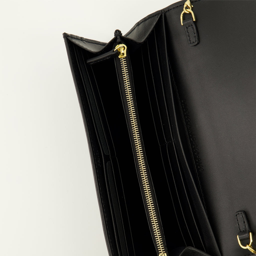 Imagen de la cartera Baguette con cadena de Fendi para mujer - Otoño-Invierno 2025 - Vista Detallada_3