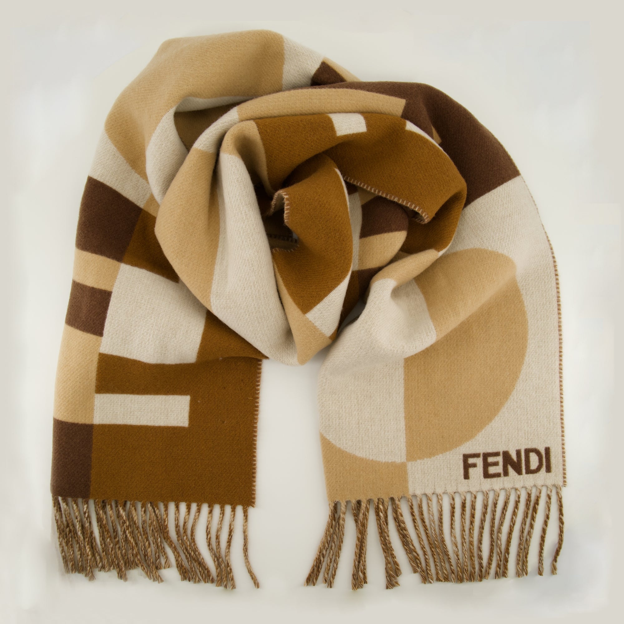 Image of the Art Deco shaped scarf by Fendi for Women - Autumn-Winter 2025 - Detailed View 2