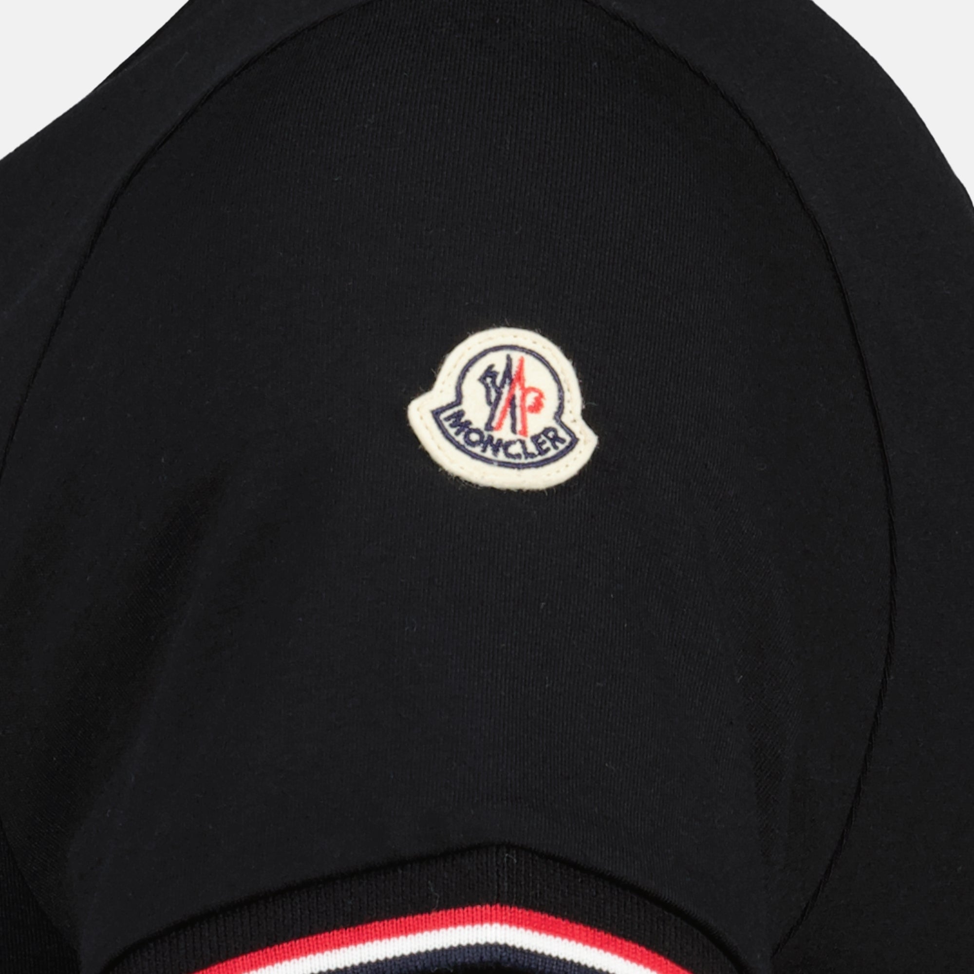 Image de l'article T-shirt à bordure noir de la marque Moncler pour Homme - Saison Printemps-Été 2026 - Vue détaillée_1