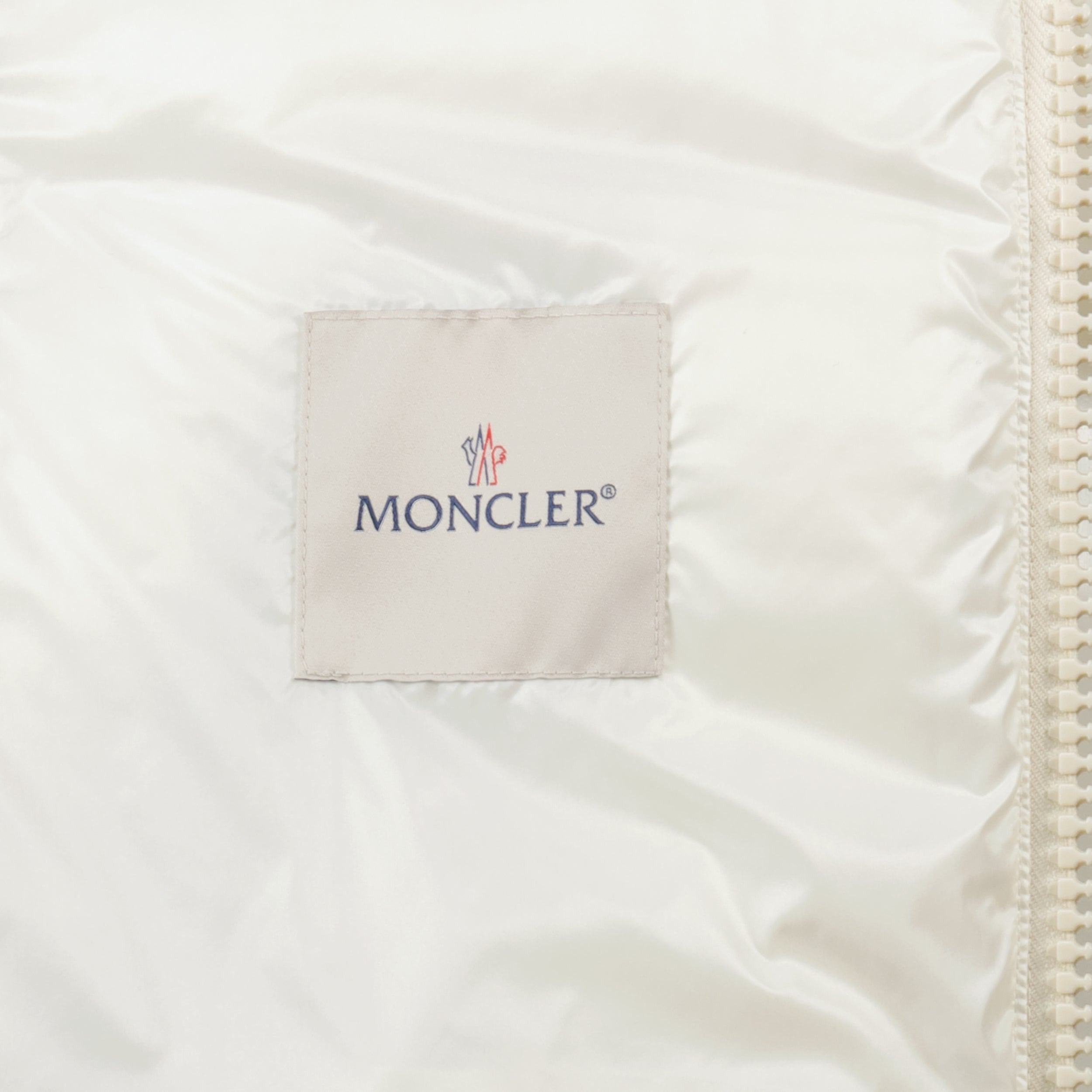 Imagen del abrigo de plumas rosa Andro de Moncler para mujer - Temporada Primavera-Verano 2026 - Vista Detallada_2