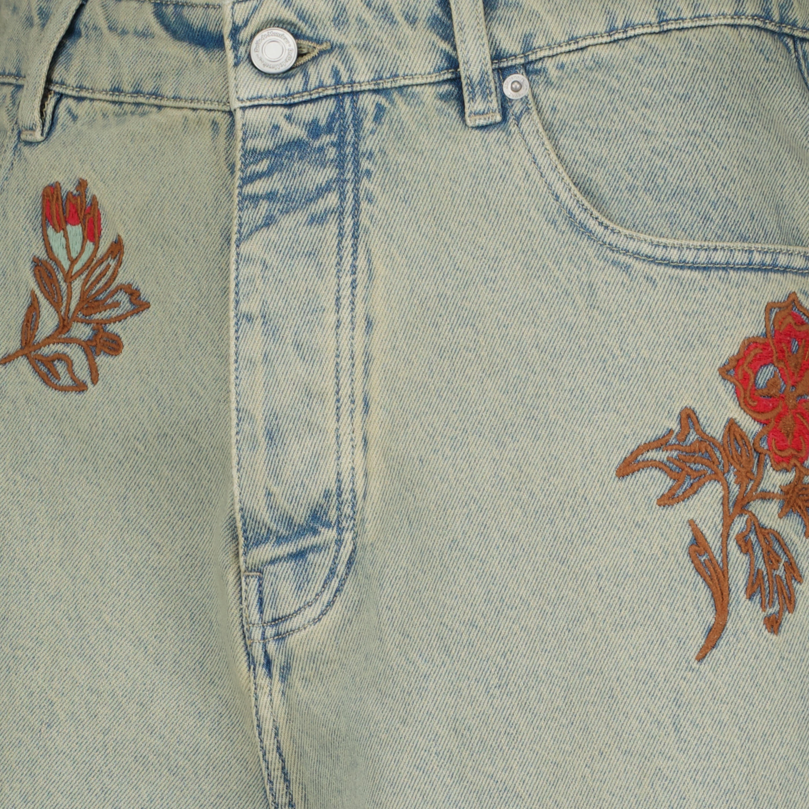 Immagine dei pantaloni corti Dusty ricamati con fiori in denim blu del marchio Drole De Monsieur per Uomo - Collezione Primavera-Estate 2026 - Vista Dettagliata 1