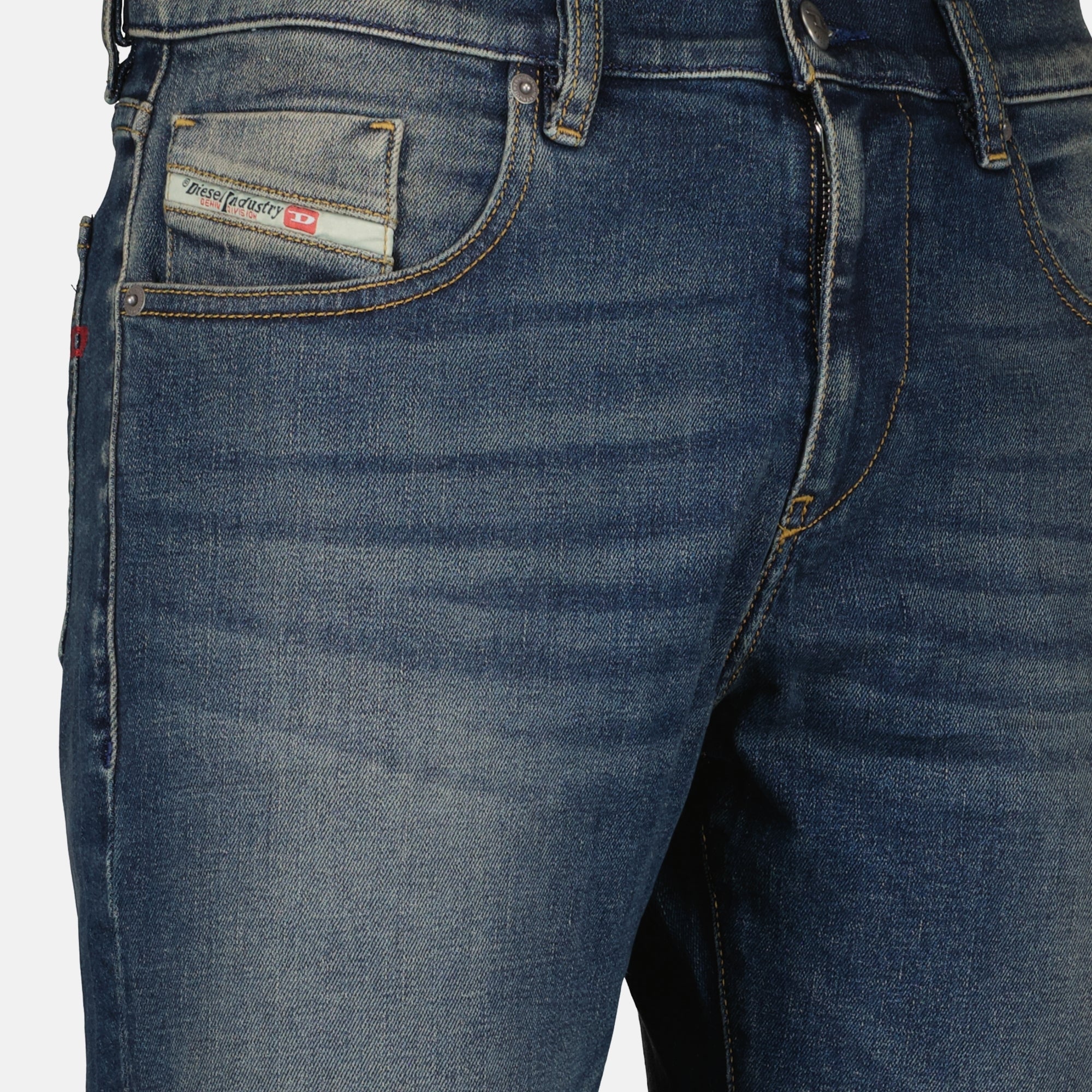 Image de l'article Jean D-Strukt 2019 L.30 bleu de la marque Diesel pour Homme - Saison Automne-Hiver 2025 - Vue détaillée_1