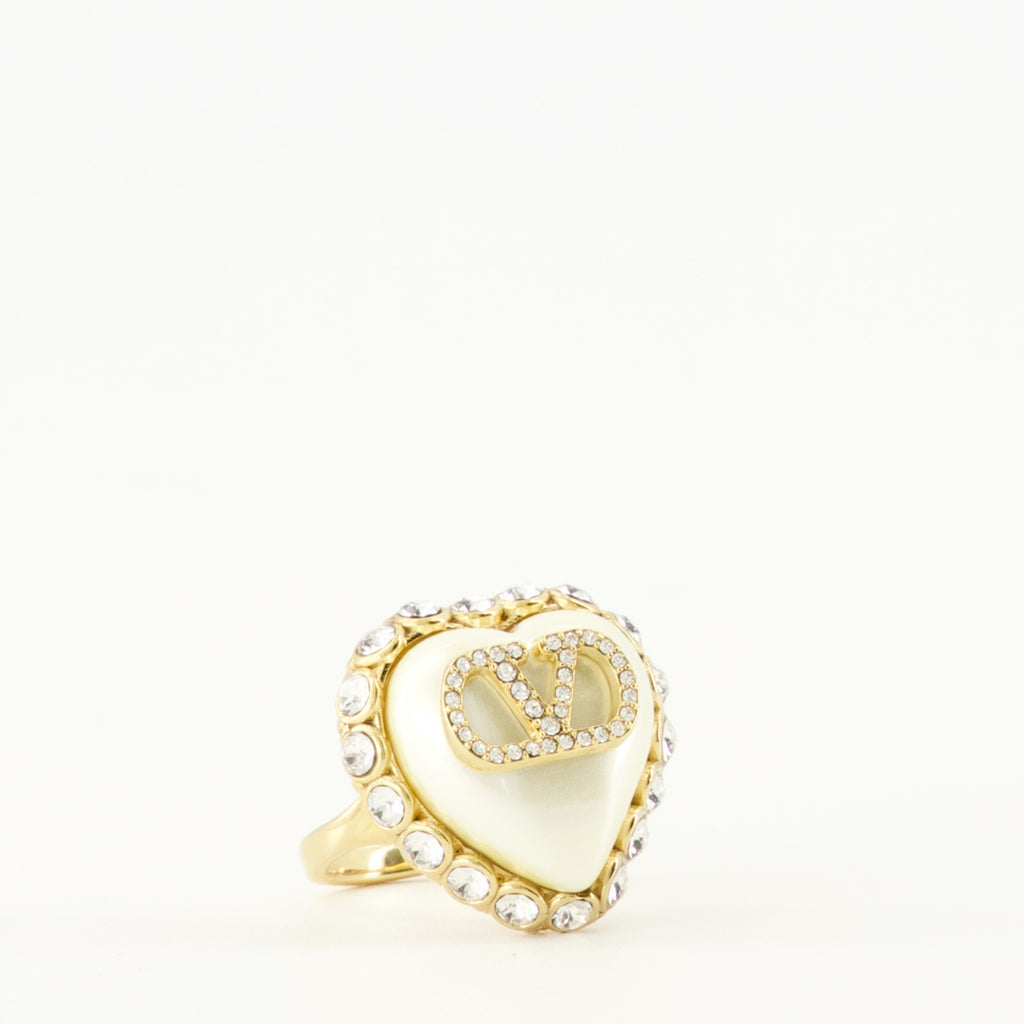 Image of the Valentino Garavani Heart Ring with Swarovski® crystals for Women - Spring-Summer 2026 - Detailed View