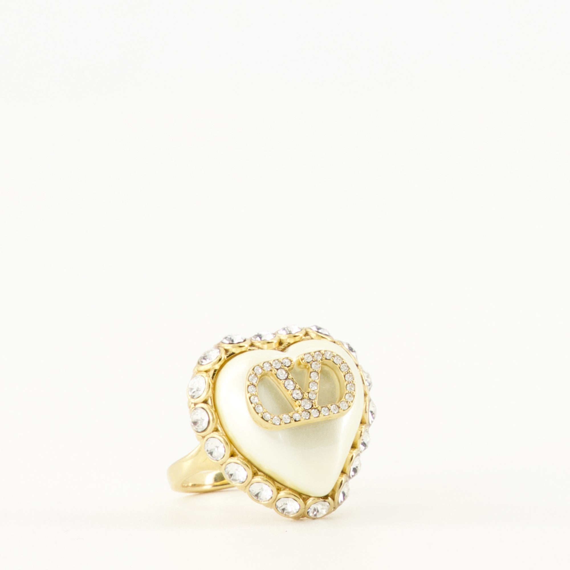 Image of the Valentino Garavani Heart Ring with Swarovski® crystals for Women - Spring-Summer 2026 - Detailed View