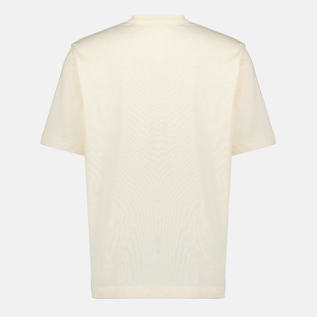 Moncler 브랜드의 남성용 로고와 포켓이 있는 베이지색 티셔츠 이미지 - 2026년 봄 여름 - 뒷면 보기