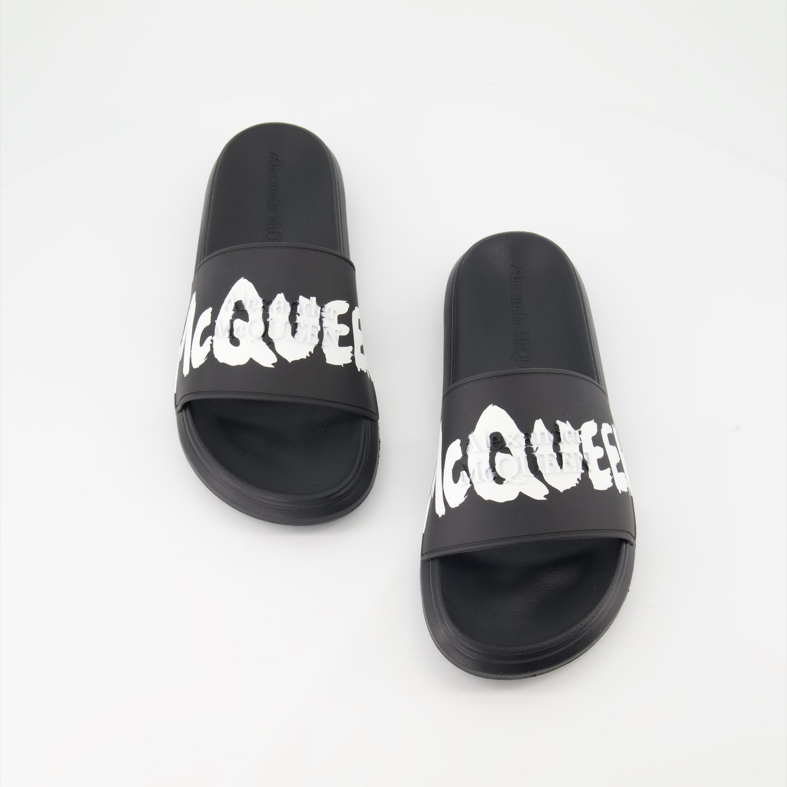 Offene schuhe Claquettes Graffiti Alexander McQueen Schwarz Homme