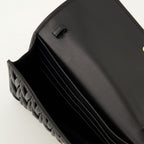 Imagen de la billetera cruzada negra de la marca Miu Miu para mujer - Temporada Primavera-Verano 2026 - Vista Detallada_3