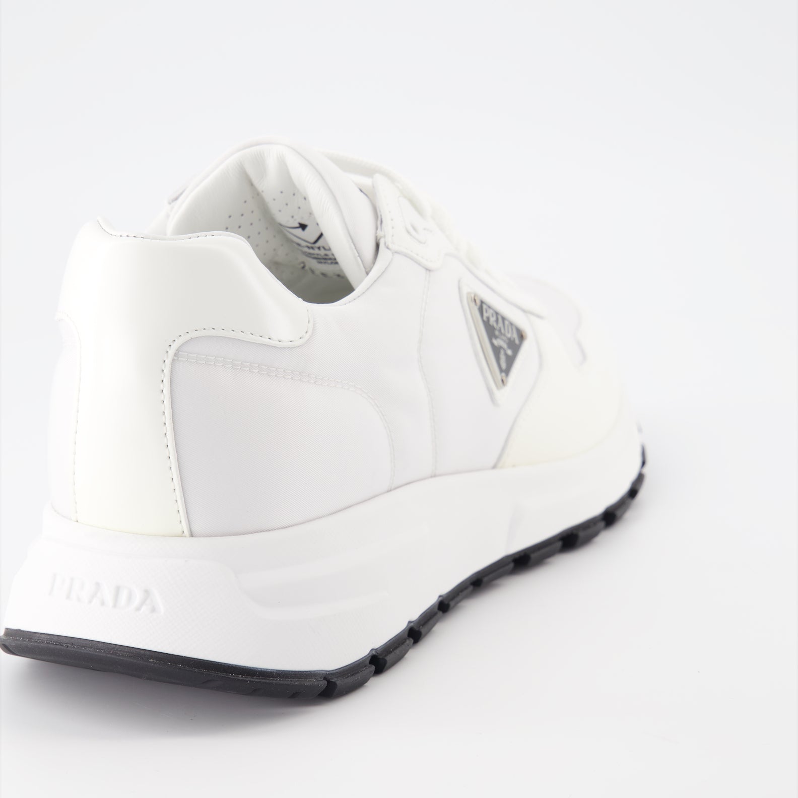 Sneaker Baskets en nylon Prada Weiß Homme