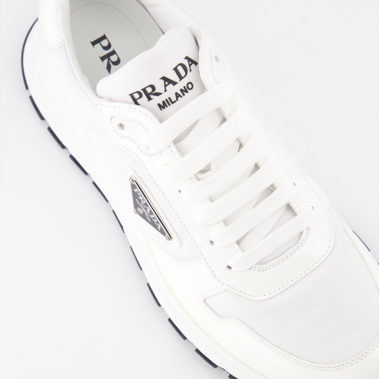 Sneaker Baskets en nylon Prada Weiß Homme