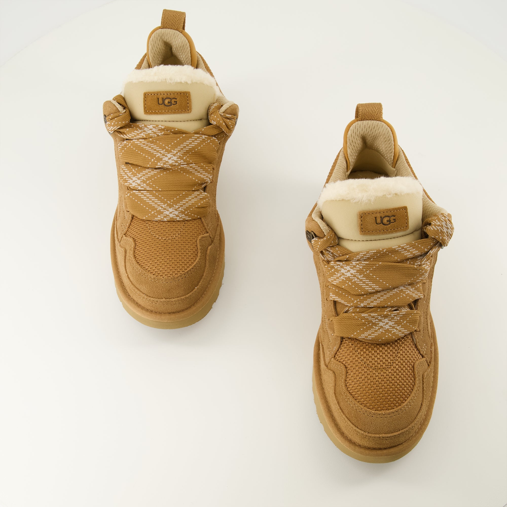 Bild der Ugg Lowmel Sneakers für Damen - Herbst-Winter 2025 - Draufsicht auf das Paar Schuhe