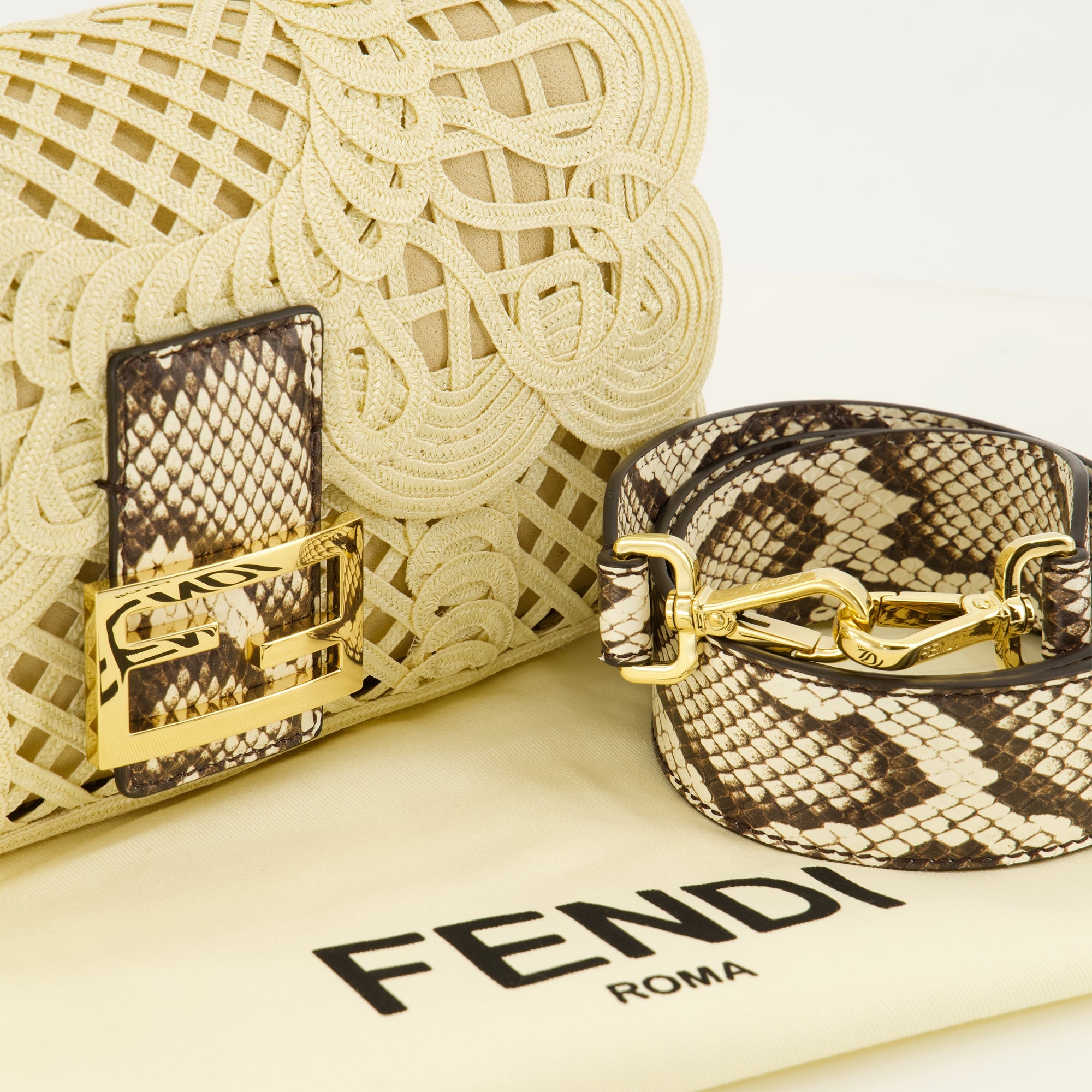 Sacs à main et épaule 돌리 베이지 자수 바게트® 백 Fendi Beige Femme