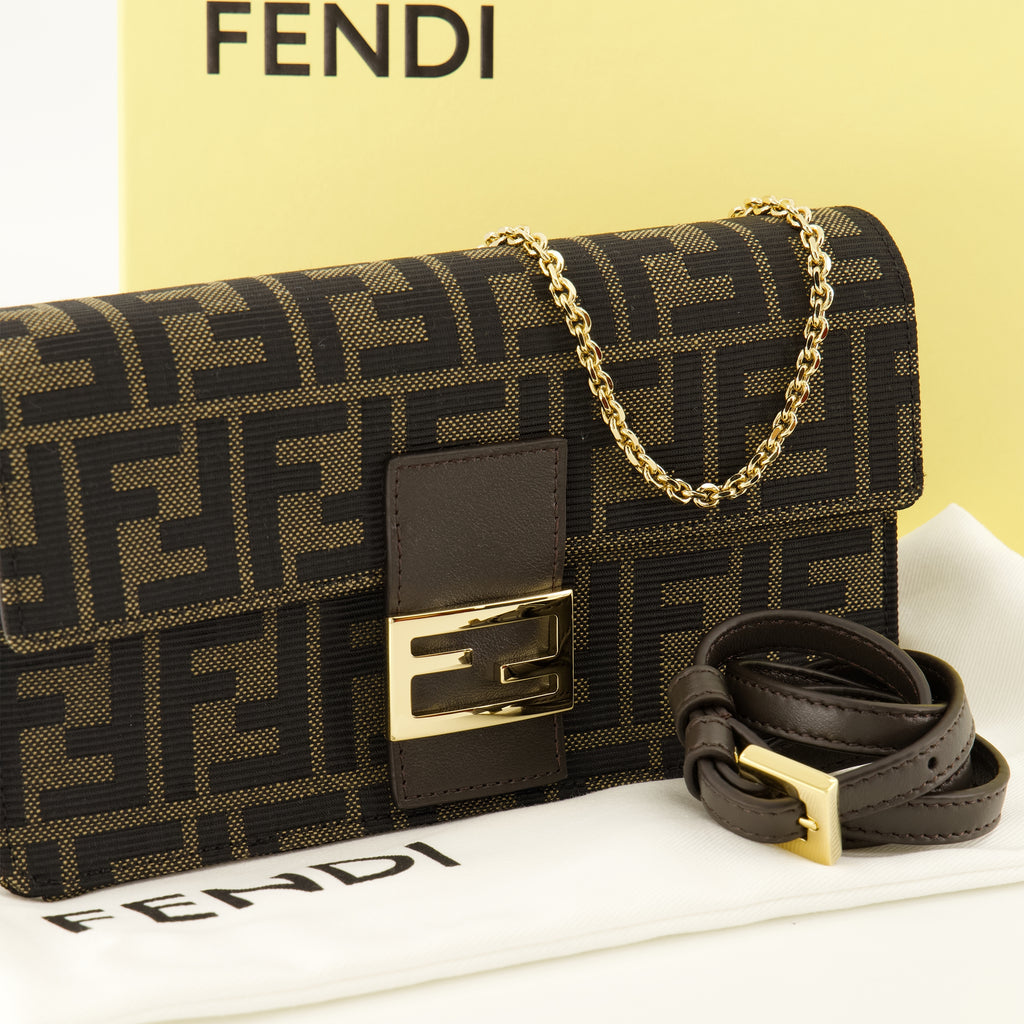 Petite maroquinerie FF Braune Kettenbörse Fendi Marron Femme