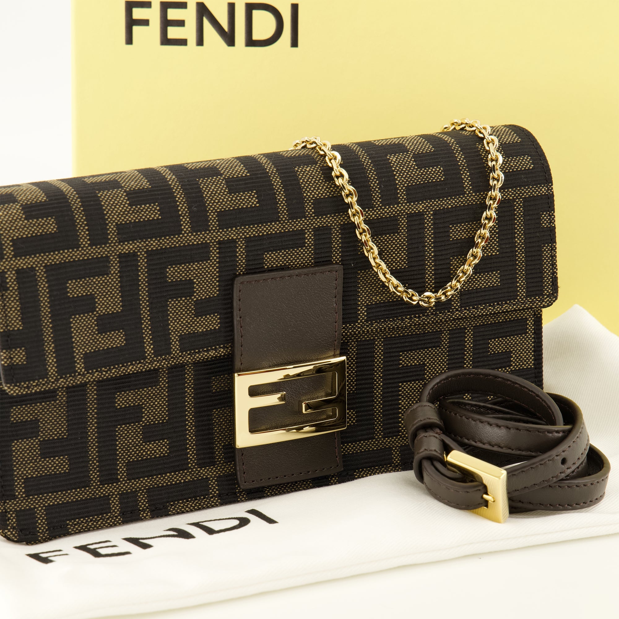 Petite maroquinerie FF Braune Kettenbörse Fendi Marron Femme