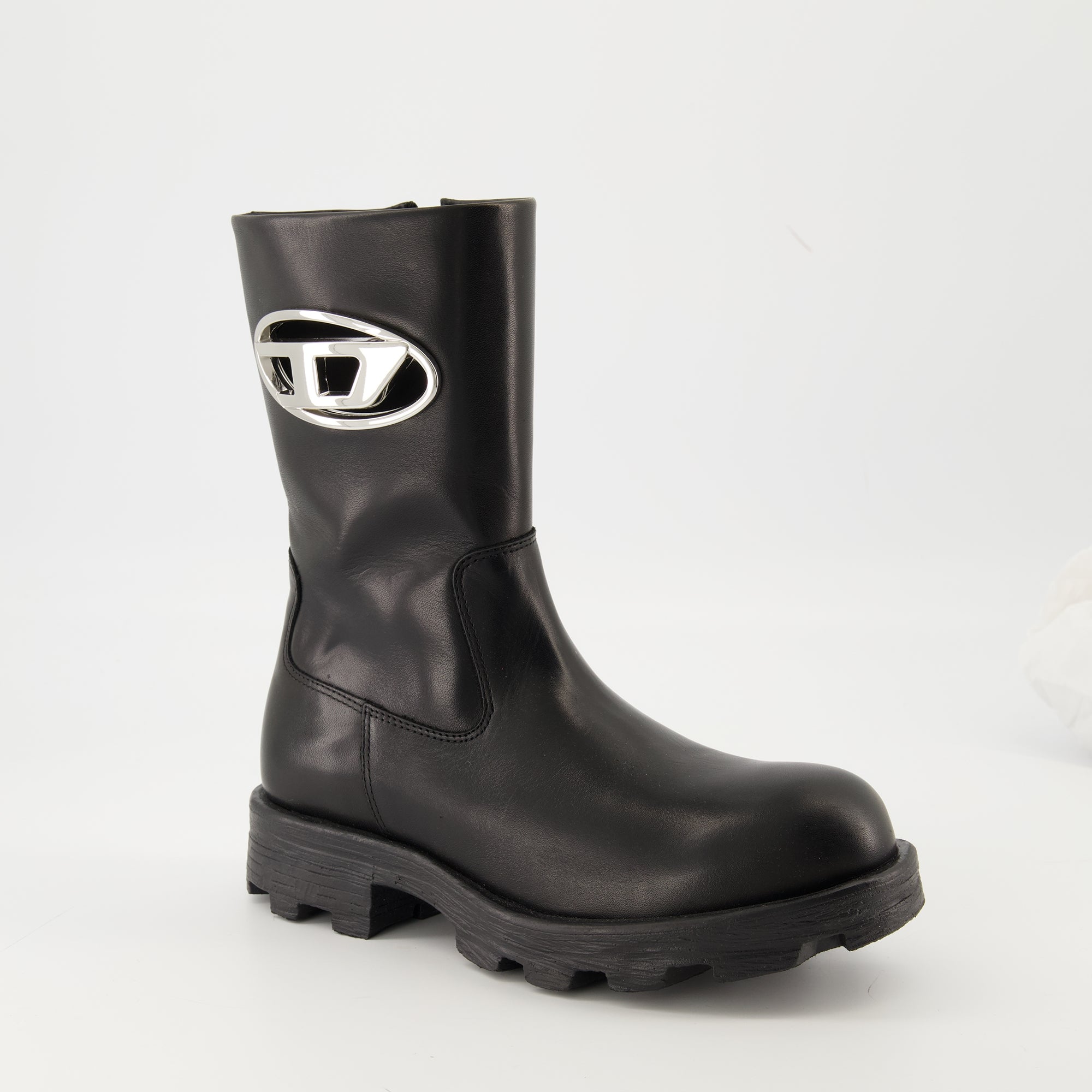 Image of the D-Hammer BKR D W boots from Diesel for Women - Fall-Winter 2025 - Three-quarters front right view
