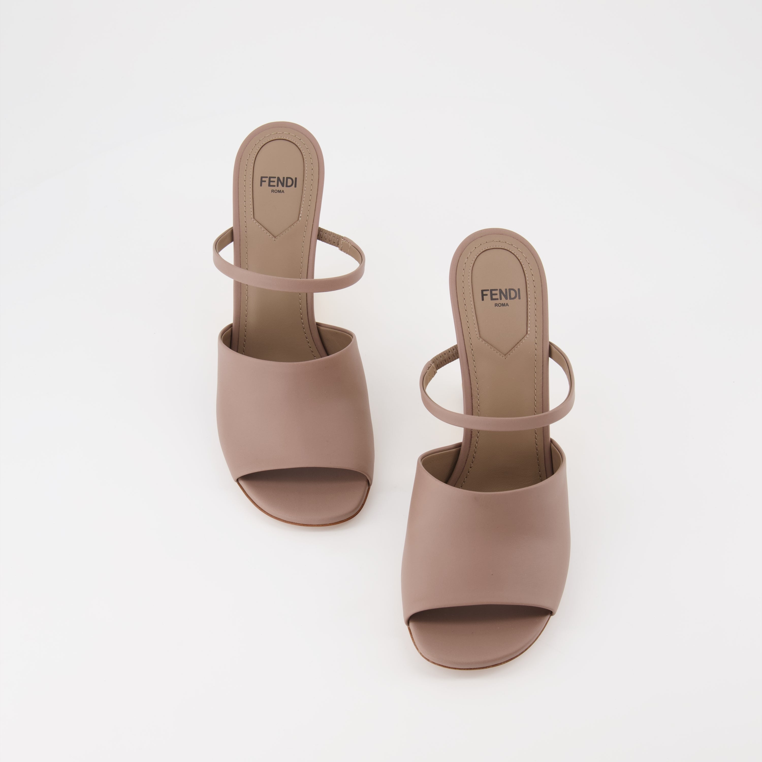 Chaussures ouvertes Sandales Fendi First beige Fendi Beige Femme