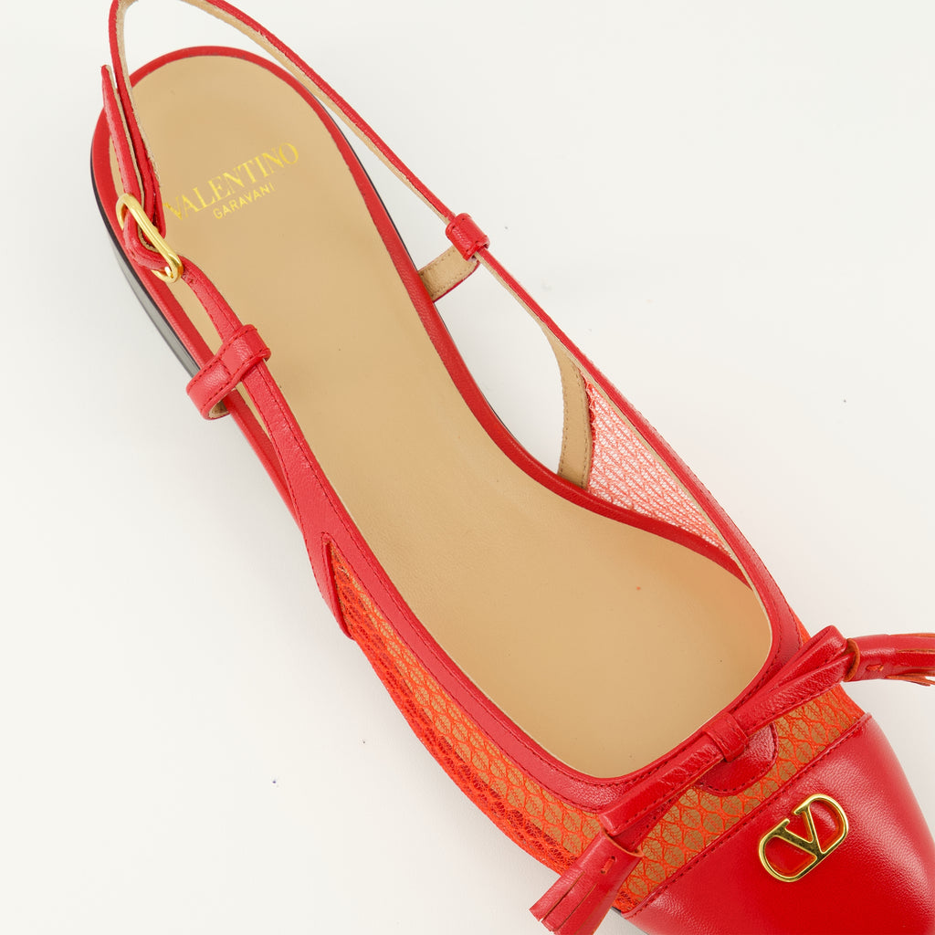 Imagen del artículo Bailarinas Valet del Rey rojas de la marca Valentino Garavani para Mujer - Temporada Primavera-Verano 2026 - Vista detallada desde arriba