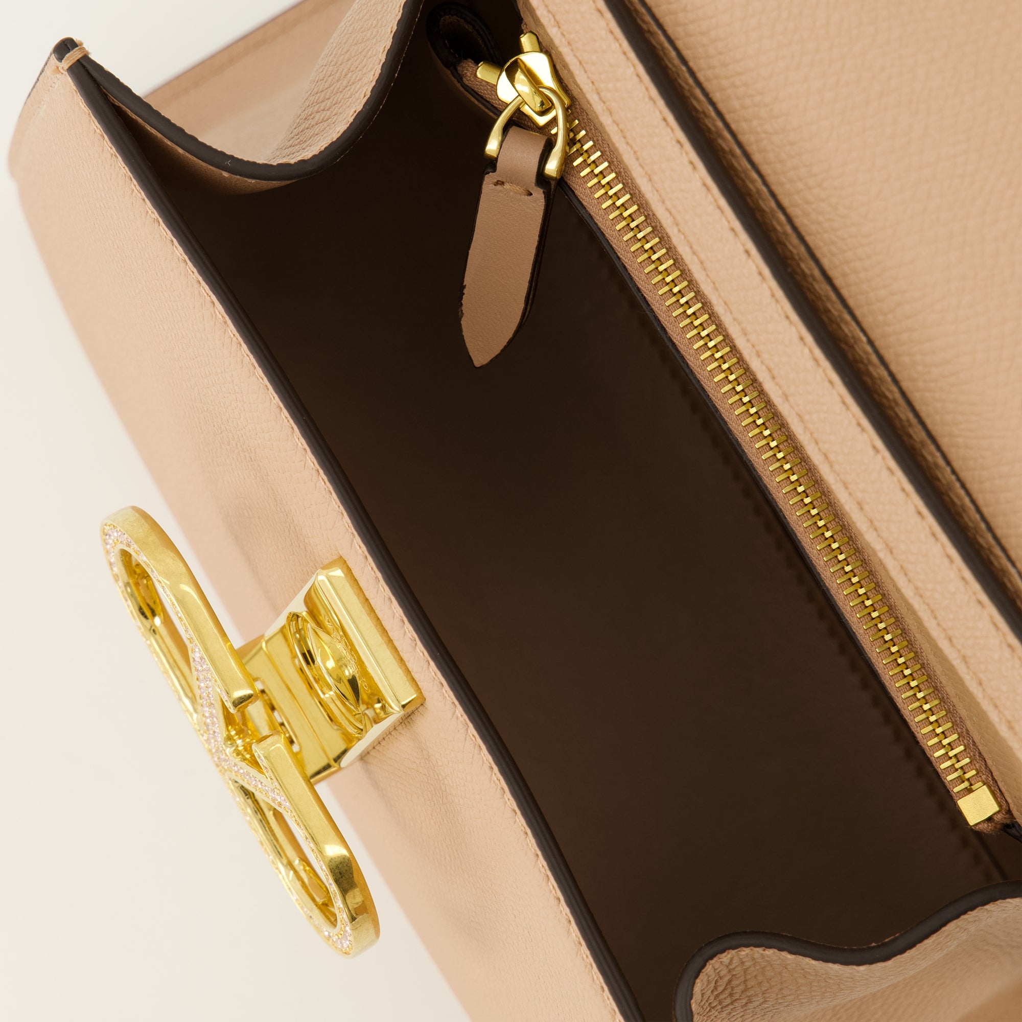 Sacs à main et épaule Petit sac VSling en cuir beige Valentino Garavani Beige Femme