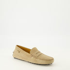 Image de l'article Mocassins Gommino de la marque Tod's pour Femme - Saison Automne-Hiver 2025 - Vue trois quarts avant droite
