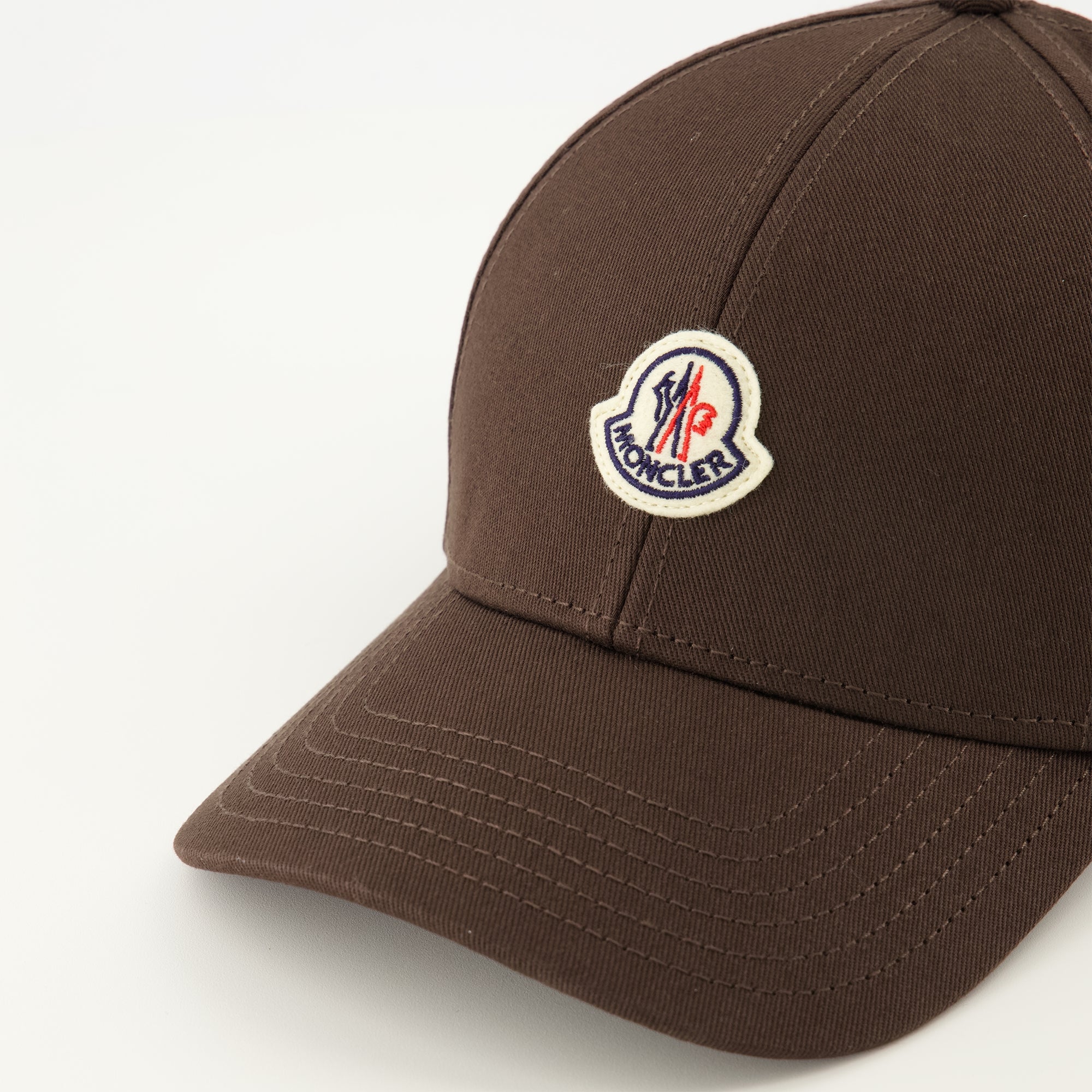 Image de l'article Casquette logo marron de la marque Moncler pour Homme - Saison Printemps-Été 2026 - Vue détaillée_3