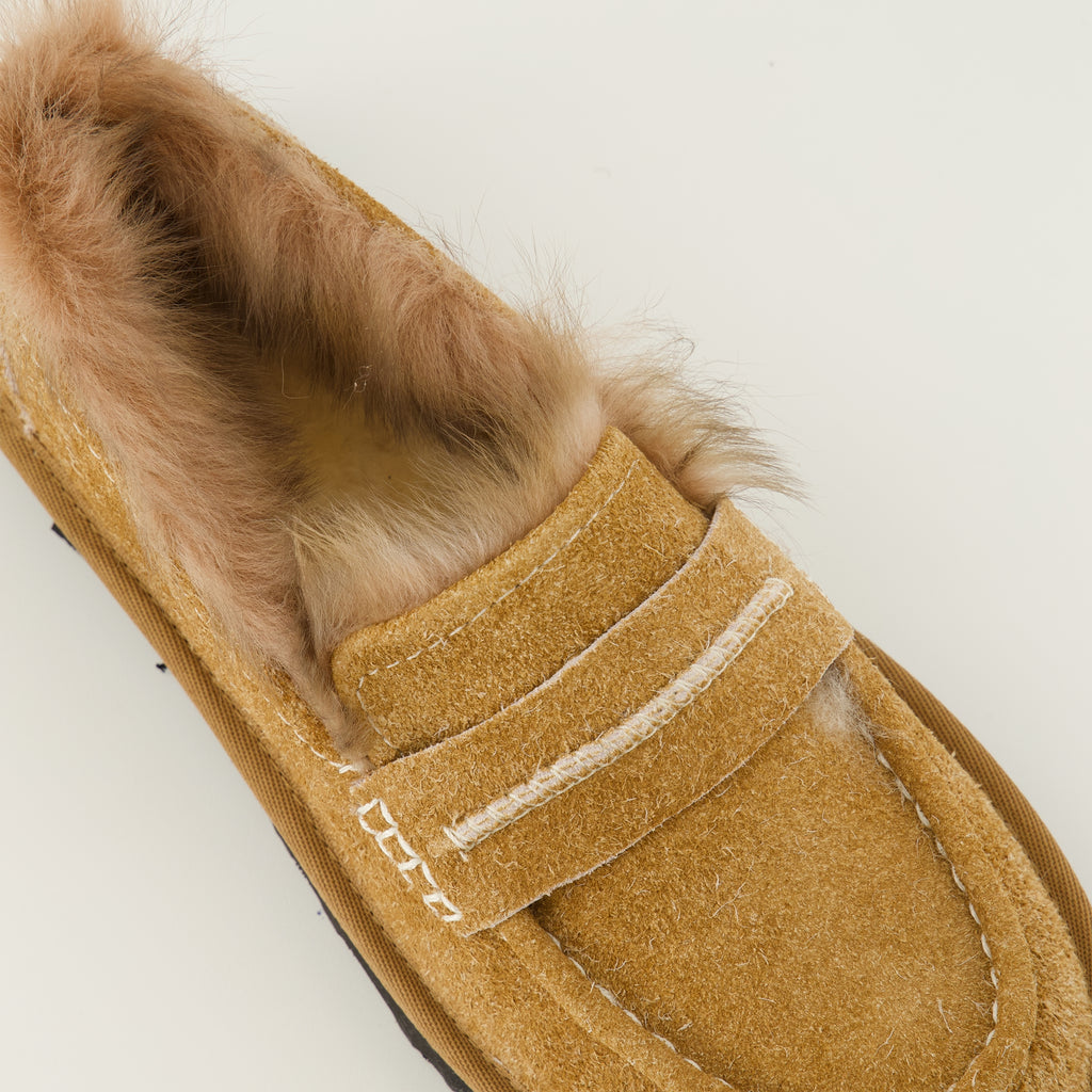 Imagen de los mocasines marrones Ellis de la marca Ugg para Mujer - Temporada Primavera-Verano 2026 - Vista detallada desde arriba