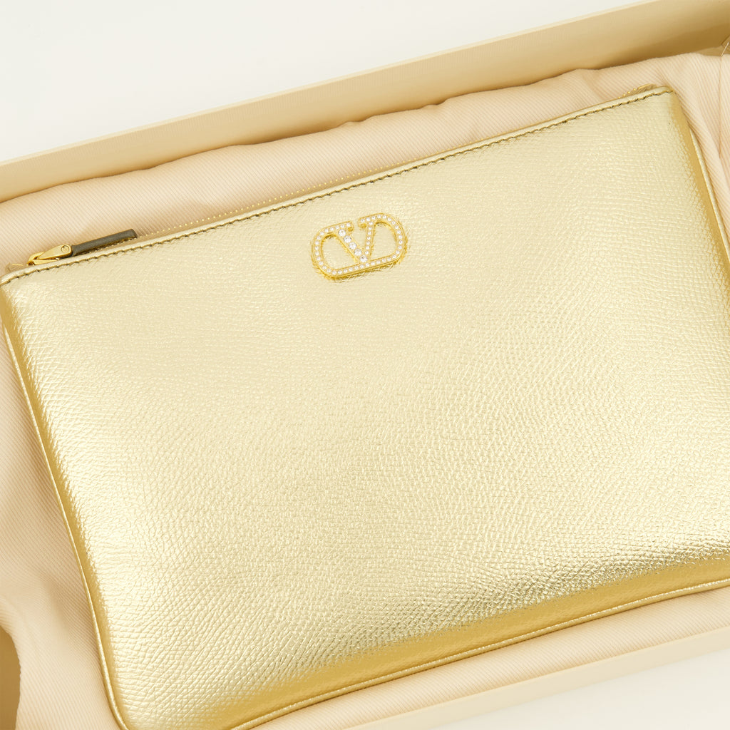 Pochettes Pochette VLogo en cuir lamé Valentino Garavani Doré Femme