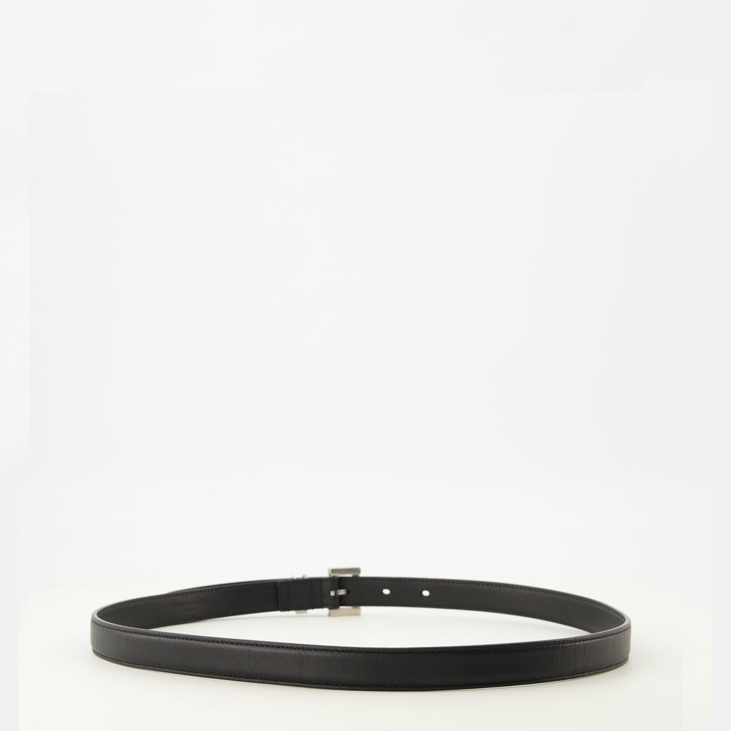 Image de l'article Ceinture Cassandre fine noir de la marque Saint Laurent pour Femme - Saison Automne-Hiver 2025 - Vue de Dos