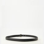 Imagen del cinturón fino Cassandre negro de la marca Saint Laurent para Mujer - Temporada Otoño-Invierno 2025 - Vista Trasera