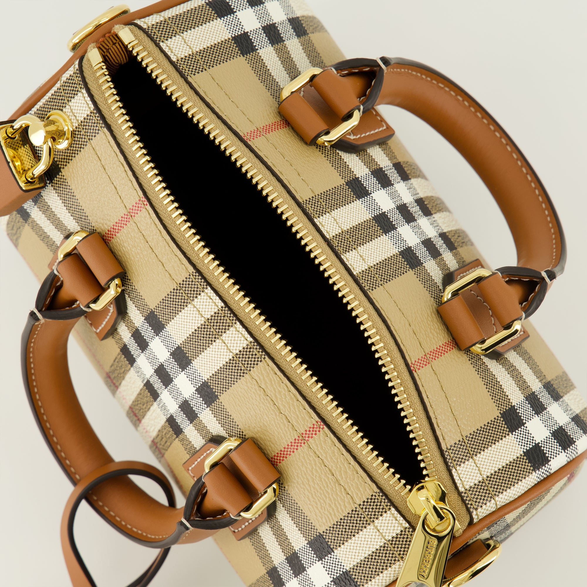 Image de l'article Mini sac Bowling Check de la marque Burberry pour Femme - Saison Printemps-Été 2026 - Vue détaillée_3