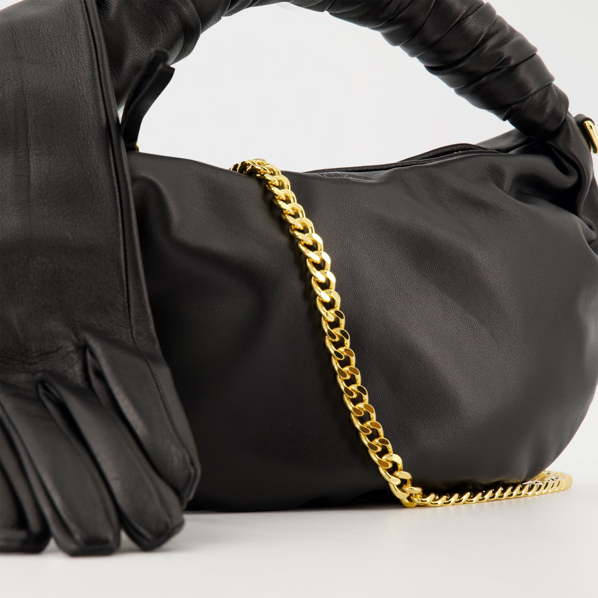 Immagine della borsa guanto del marchio Moschino per donna - Collezione Autunno-Inverno 2025 - Vista Dettagliata 2