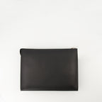 Imagem da pochette Squared FF da marca Fendi para Homem - Temporada Outono-Inverno 2025 - Vista Traseira