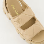 Zapatos abiertos Sandalias de Cuero Acolchado Prada Beige Femme