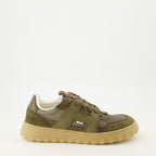 Imagen de las zapatillas A Walk de la marca Ami PARIS para Unisex - Temporada Otoño-Invierno 2025 - Vista lateral derecha