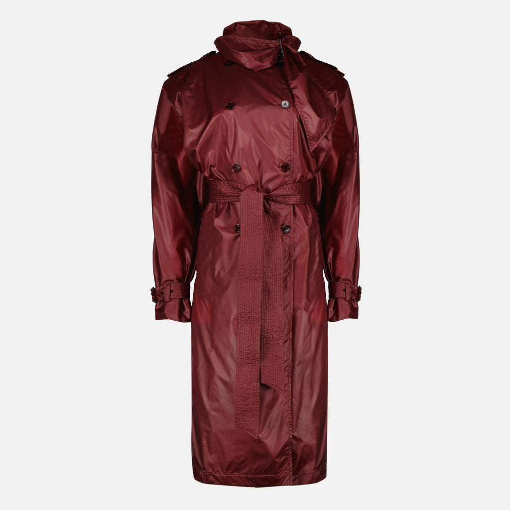 Imagem do trench de nylon bordeaux da marca Saint Laurent para Mulheres - Temporada Primavera-Verão 2026 - Vista Frontal