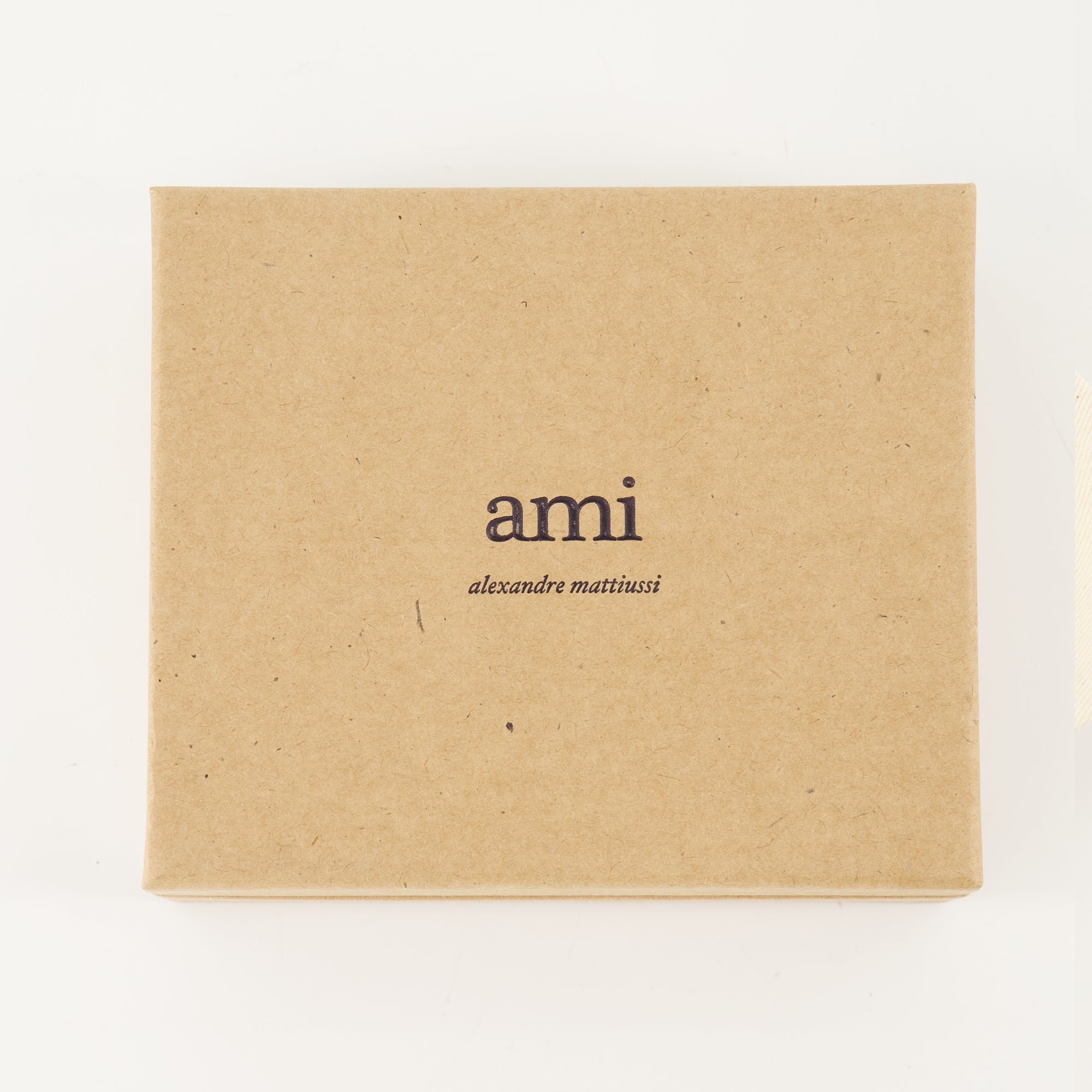 Image of the Paris cardholder from the brand Ami PARIS for Unisex - Autumn-Winter Season 2025 - Detailed View 3