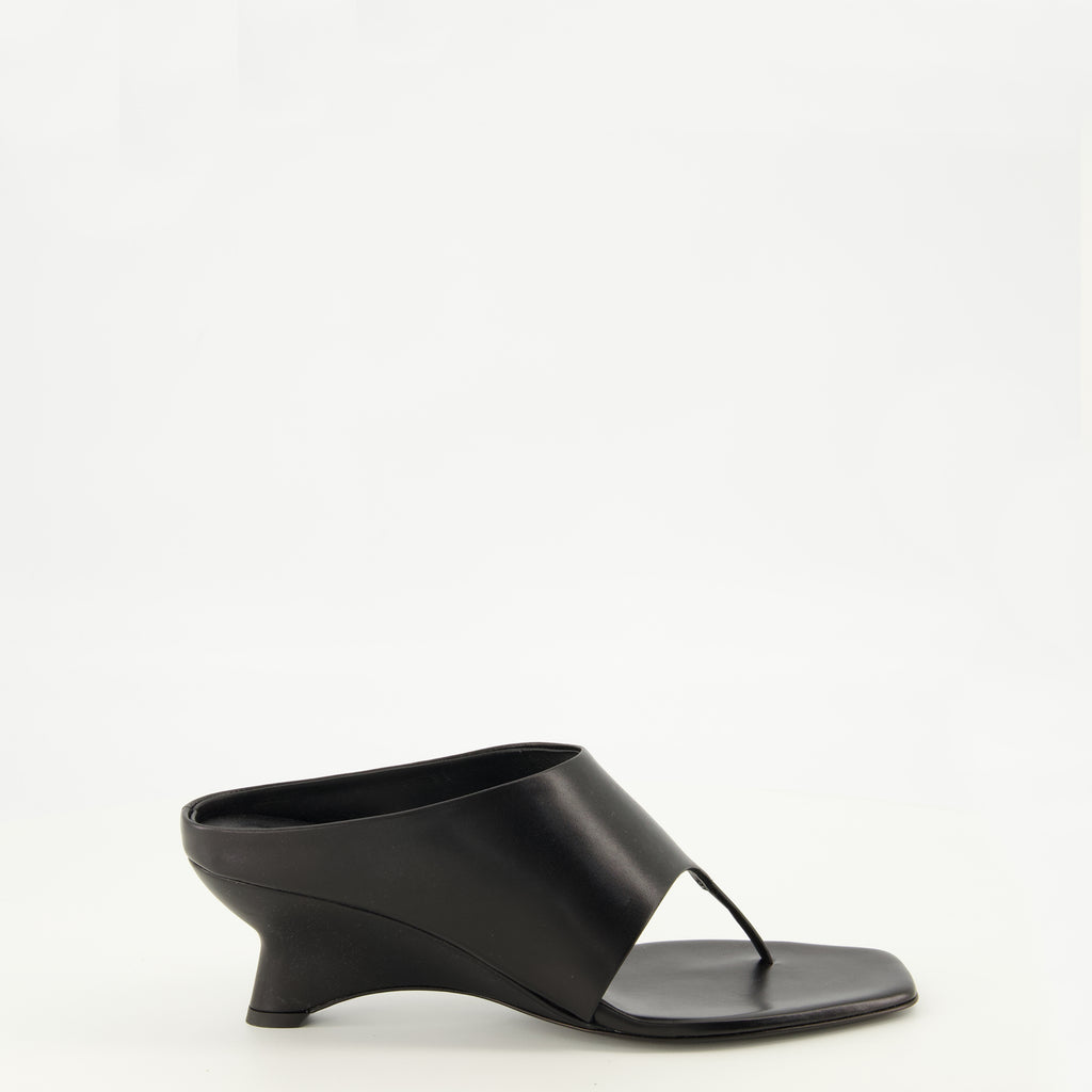 Chaussures ouvertes Mules Marlow en cuir noir Khaite Noir Femme