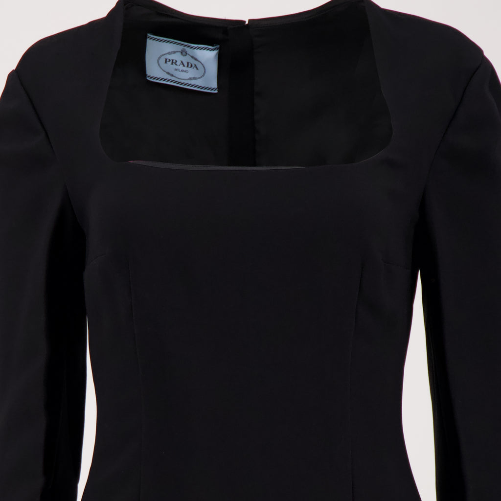 Imagen del vestido largo negro de la marca Prada para mujer - Temporada Otoño-Invierno 2022 - Vista detallada_1
