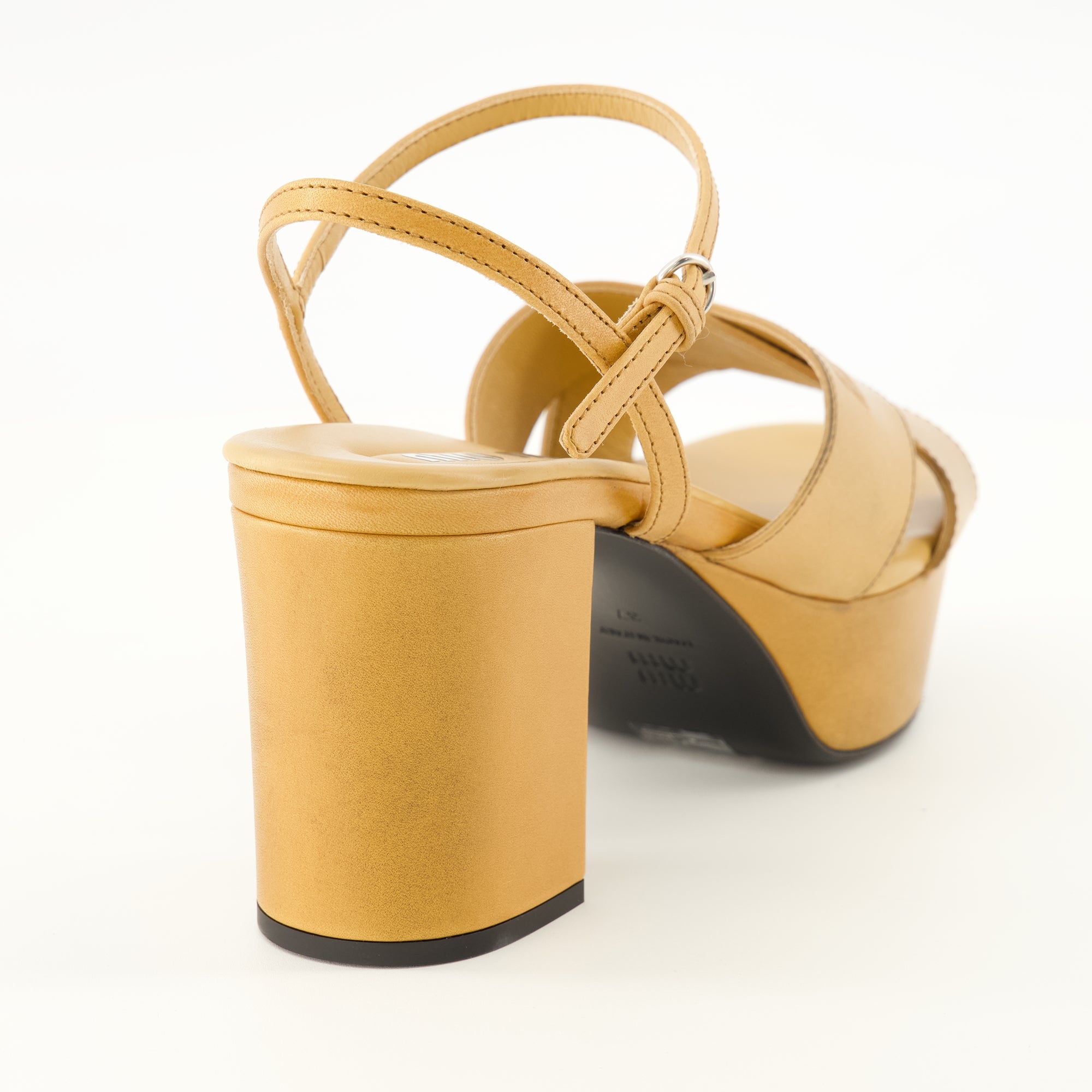 Chaussures ouvertes Sandálias de Salto em Couro Castanho Miu Miu Beige Femme
