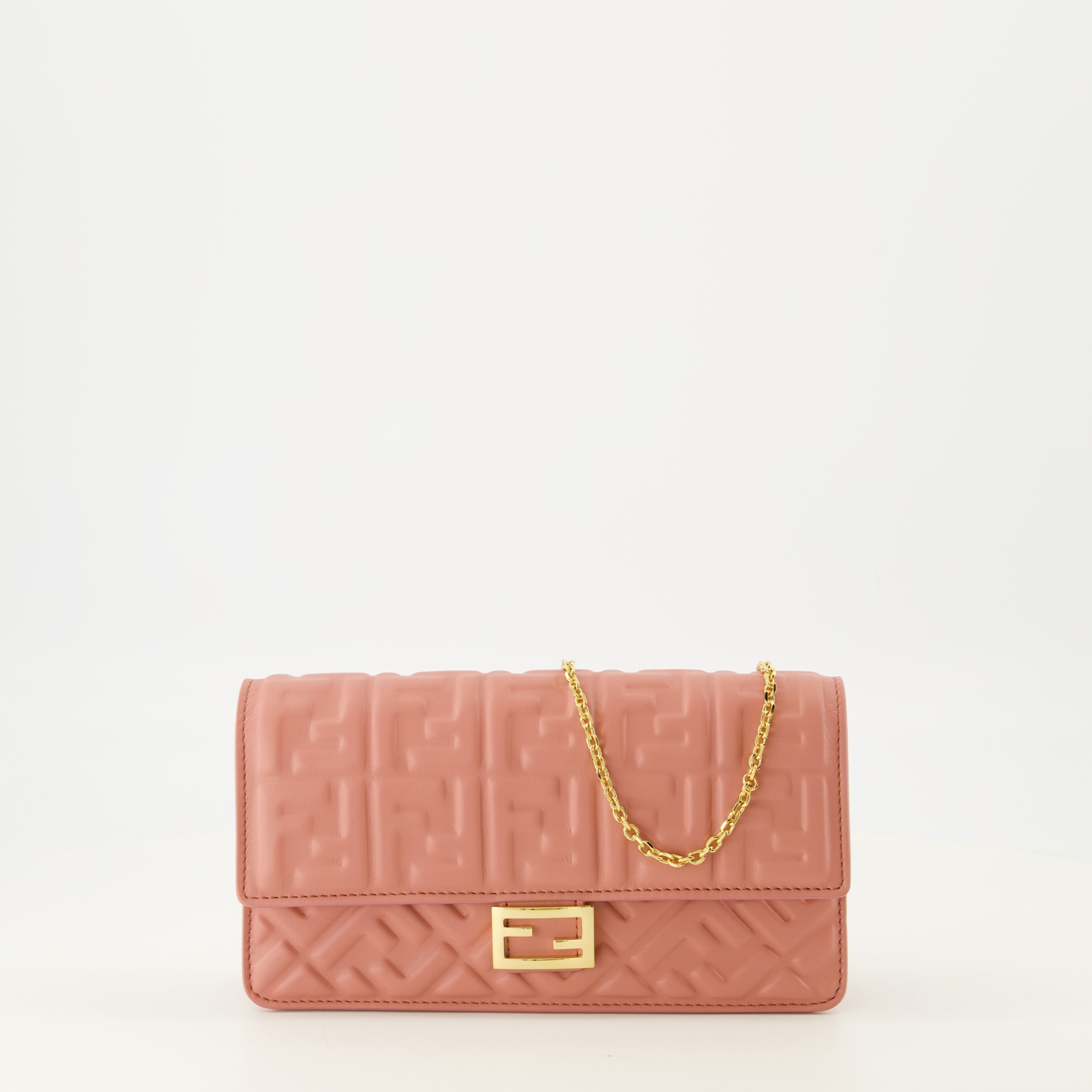 Image of the Fendi Women's Baguette Wallet with pink chain - Fall-Winter 2025 - Front view