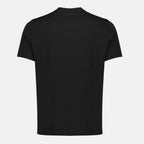 モンクレールのメンズ用黒のロゴエンボスTシャツの記事の画像 - 春夏シーズン2026 - 後ろのビュー