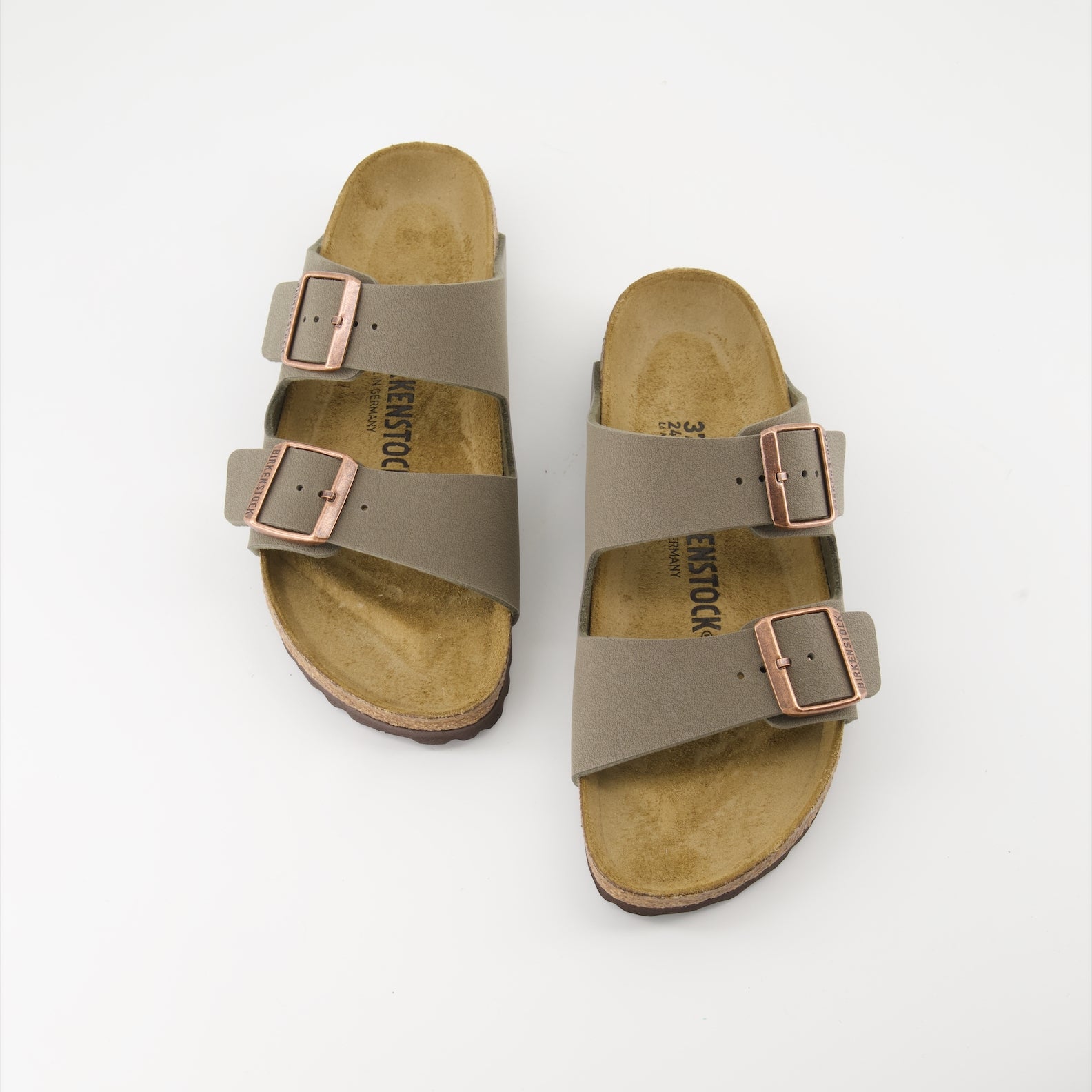 Scarpe aperte Claquettes Arizona Birko-Flor Birkenstock Cachi Homme