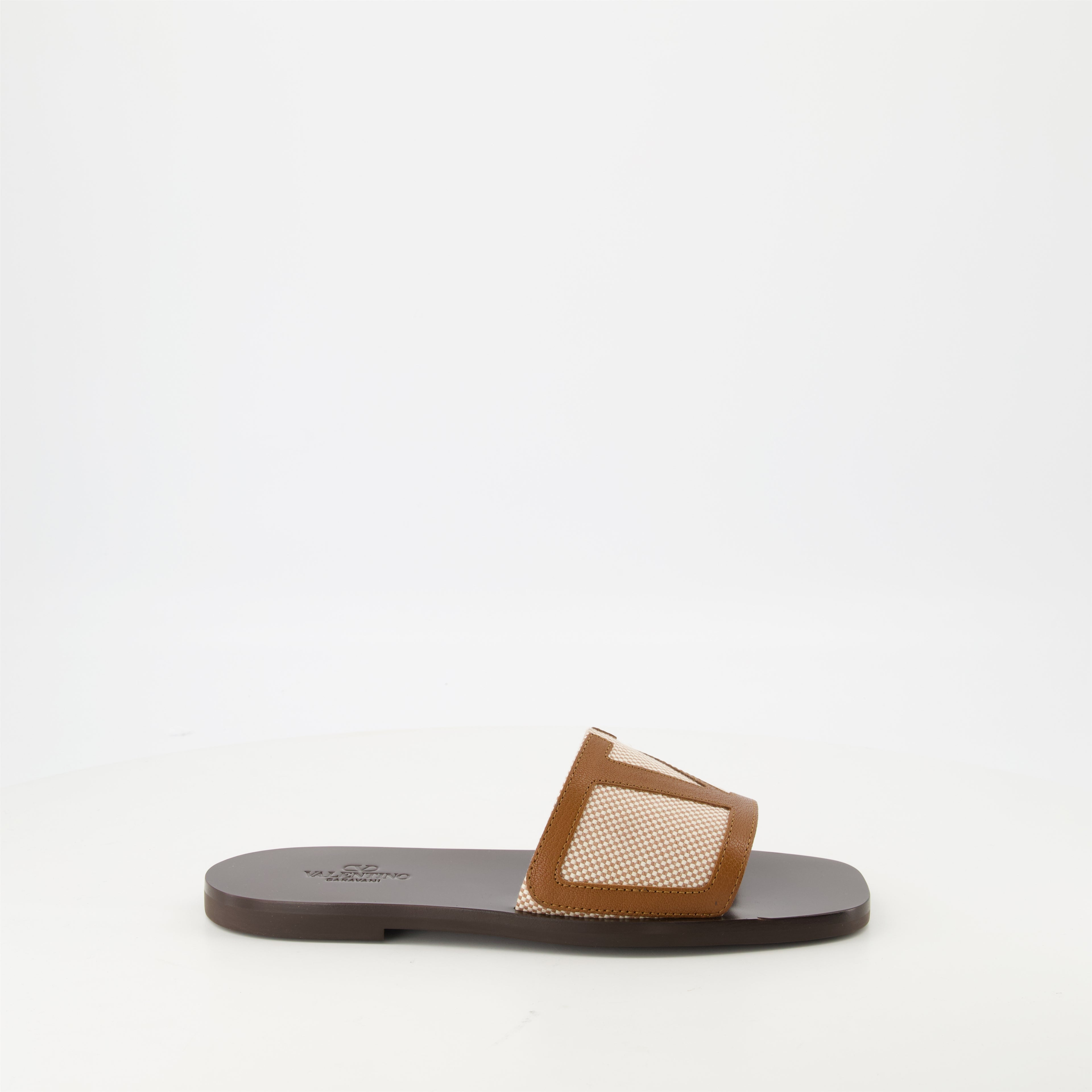 Open shoes Viva Superstar Leather Sandals Valentino Garavani Brown Homme