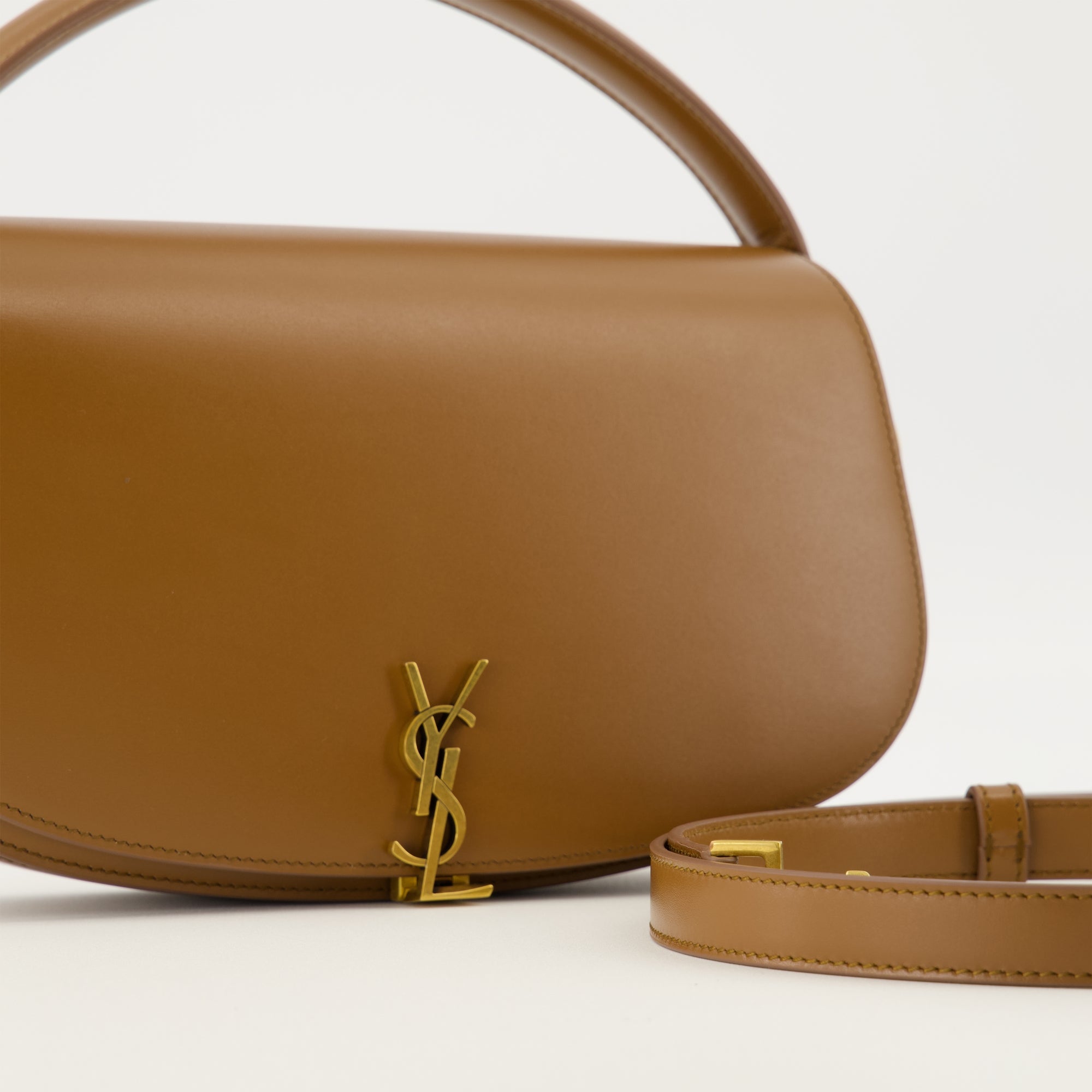 여성용 Saint Laurent 브랜드 Voltaire 가방 이미지 - 2025 가을-겨울 - 상세 보기_2