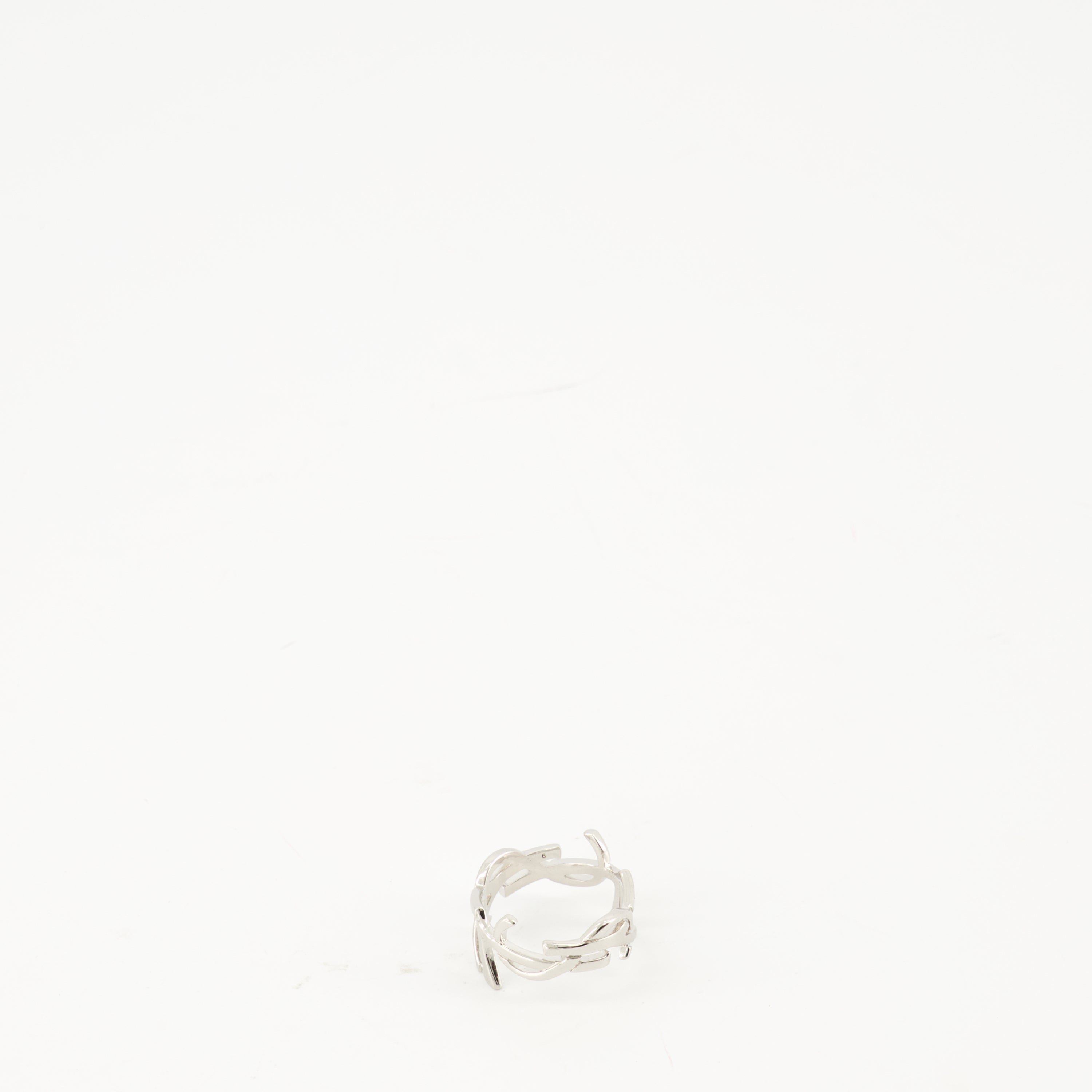 Image of the Cassandre Ring by Saint Laurent for Women - Autumn-Winter Season 2025 - Detailed View 3