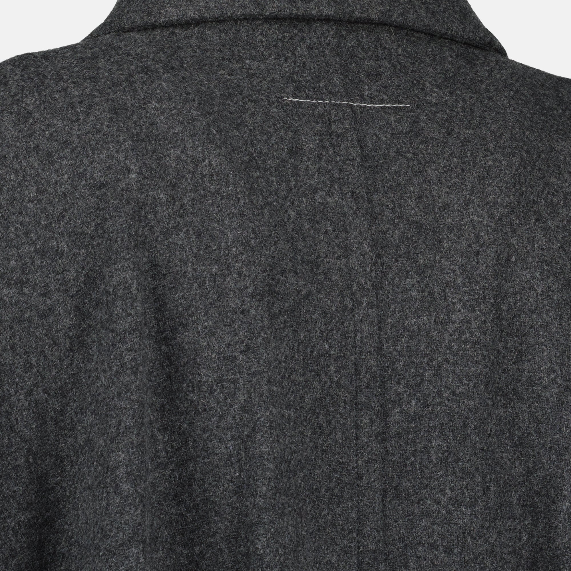 Image de l'article Long manteau en laine de la marque Mm6 pour Femme - Saison Automne-Hiver 2025 - Vue détaillée_6