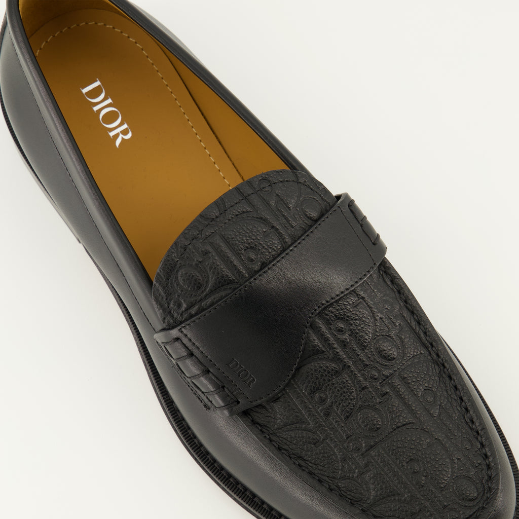 Immagine dei mocassini Granville del marchio Dior per uomo - Stagione Autunno-Inverno 2025 - Vista dall'alto dettagliata