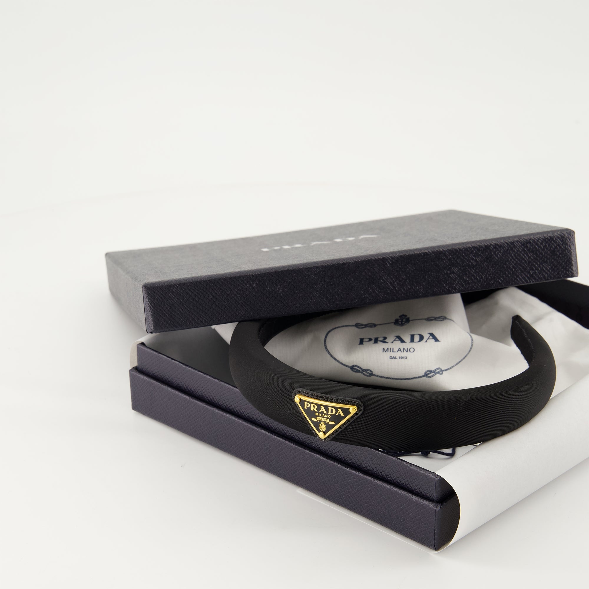 Hats, caps and beanies Serre-tête en Re-Nylon Prada Black Femme