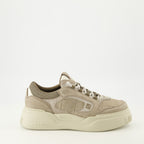 Imagen de las zapatillas Fendi Force grises de la marca Fendi para Hombre - Temporada Otoño-Invierno 2025 - Vista lateral derecha