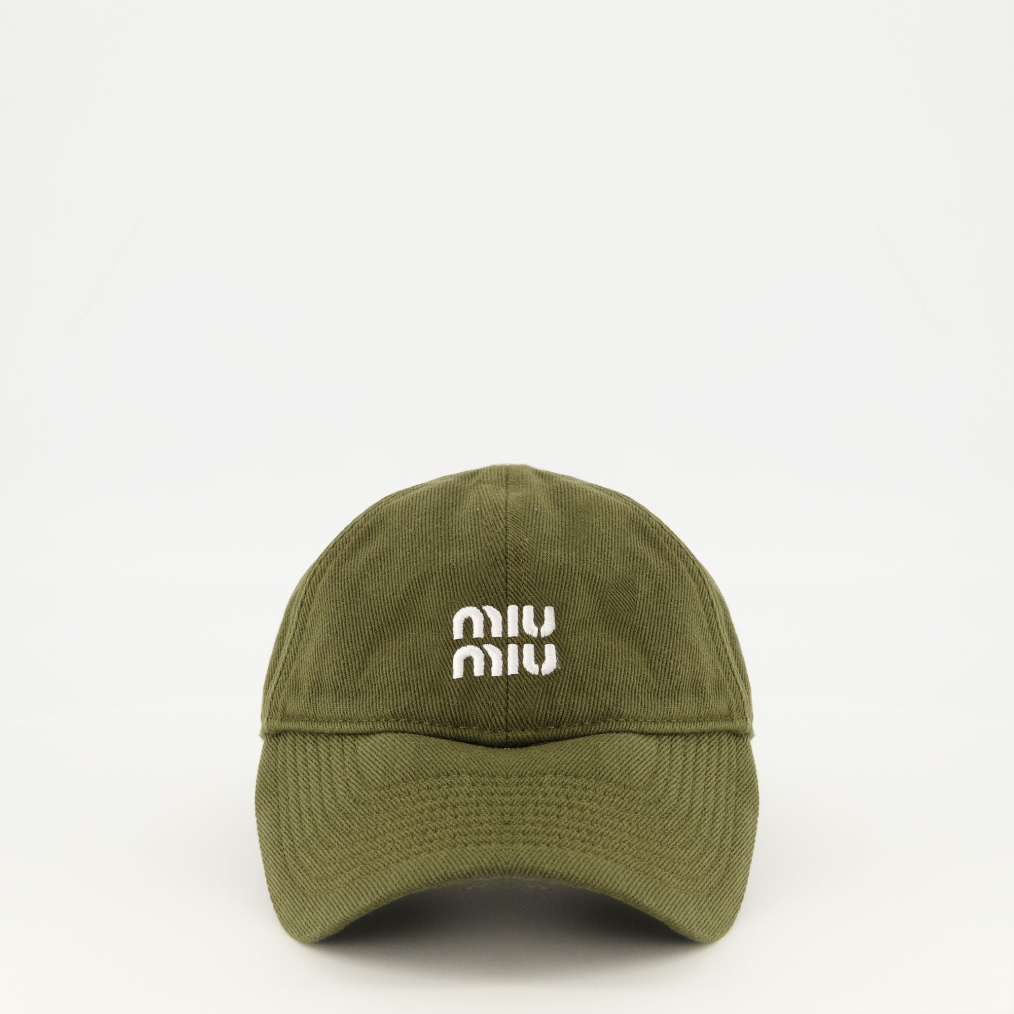 Image de l'article Casquette en denim kaki de la marque Miu Miu pour Femme - Saison Printemps-Été 2026 - Vue de Face